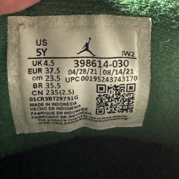 Size 5 - Nike Air Jordan 3 Retro GS Pine Green 2021 Shoes - Picture 7 of 9